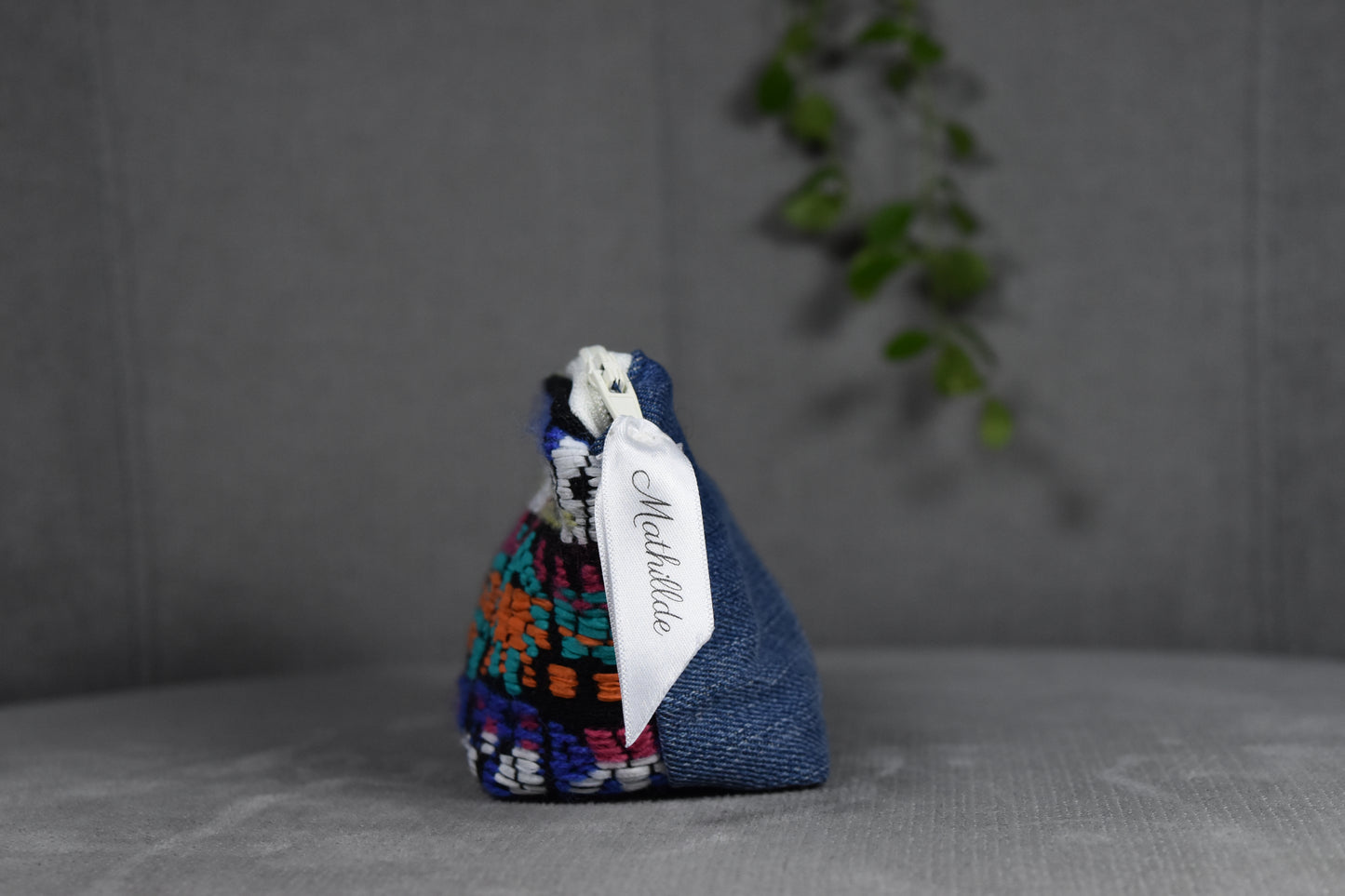 Tiny avec fond, colorée et jean