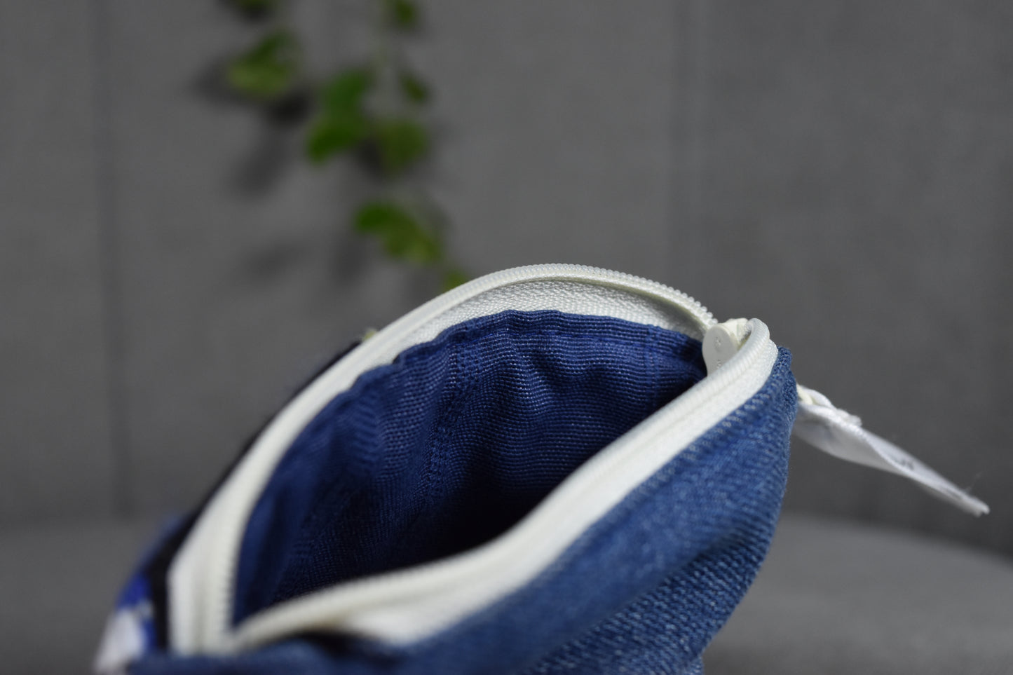 Tiny avec fond, colorée et jean