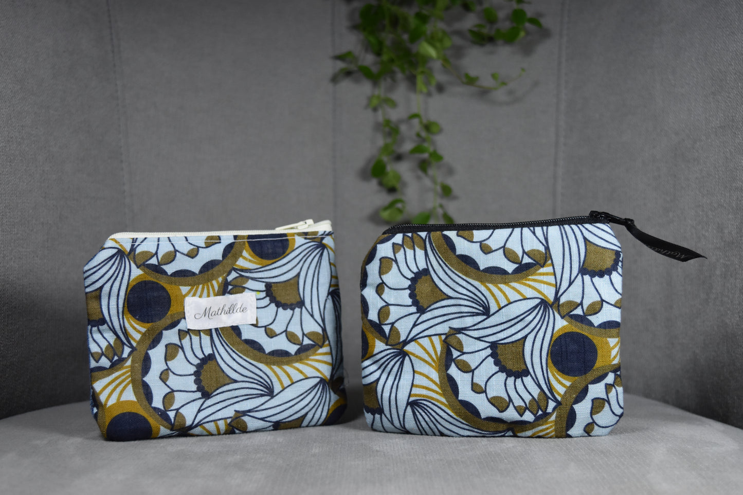 Tinys florales colorées et jeans